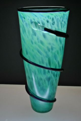 SIGNED VINTAGE HAND BLOWN GLASS ART GLASS VASE WITH HAND BLOWN SPIRAL RIBBON 3