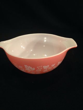 Vintage Pink,  White Pyrex Gooseberry Cinderella (442) 1 1/2 Quart Mixing Bowl Ec