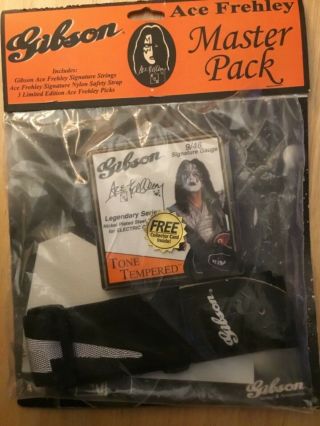 Ace Frehley Gibson Master Pack Strings Picks Strap Card All.