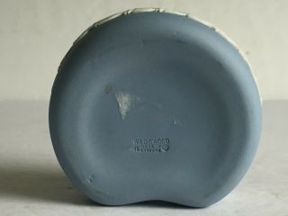 Vintage Wedgwood Pale Blue Jasper Jasperware Kidney Shape Covered Box 2