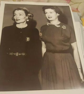 Dark Shadows Joan Bennett And Sister Constance Bennett In 1954.  8x10.  No Rivalry