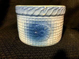 Blue & White Salt Glaze Daisy Trellis Butter Crock 4 " - Hull Pottery 1800s