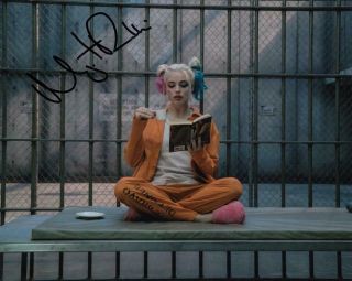 Margot Robbie Suicide Squad,  Harley Quinn Signed Autograph 8x10 Photo