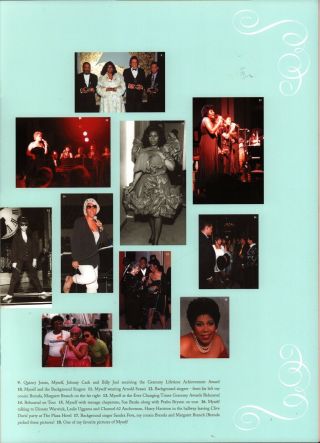 ARETHA FRANKLIN 2003 THE QUEEN IS ON TOUR CONCERT PROGRAM BOOK / NMT 2 3