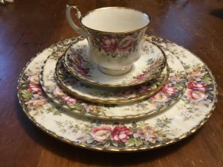 Royal Albert Autumn Roses Bone China 5 Piece Place Setting Made In England