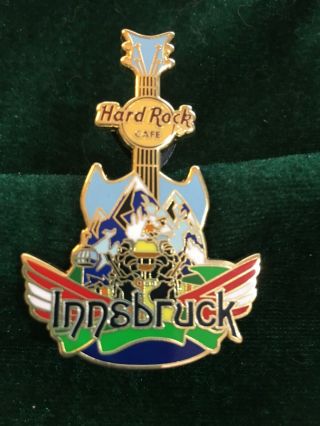 Hard Rock Cafe Pin Innsbruck City Tee Guitar Goldene Dachl & 2 Knights W Guitars