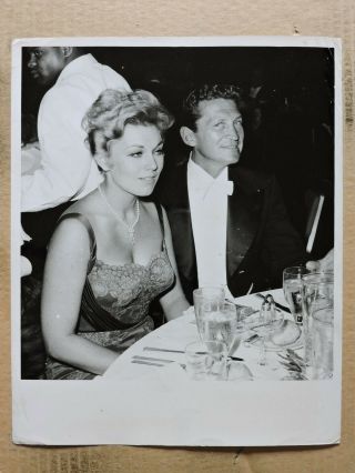 Kim Novak With Mac Krim Busty Candid News Photo 1955 2