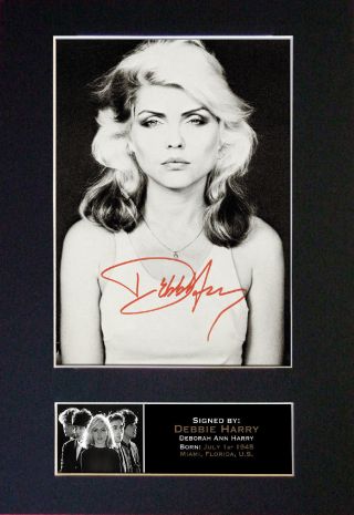 Blondie/debbie Harry Rare Signature Autographed Collectors Mounted Photograph