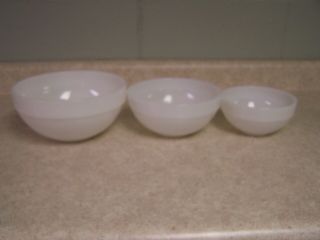 Set Of 3 Vintage Fire King Colonial Band Anchor White Mixing Nesting Bowls