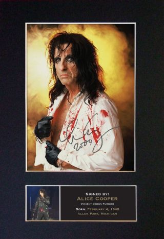 Alice Cooper - Signature / Stunning Rare Autographed Rock Photograph