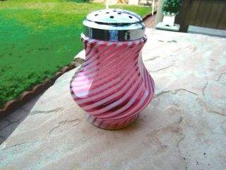 Cranberry Swirl Opalescent Glass Sugar Shaker Fenton Art Glass For L.  G.  Wright