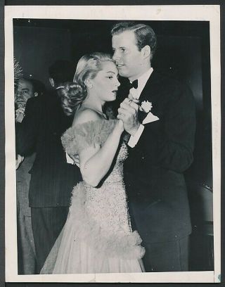 1941 Photo Lana Turner Dancing With Steel Millionaire