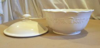 CorningWare Traditions Embossed White Stoneware Covered 2 Qt Casserole Dish 3