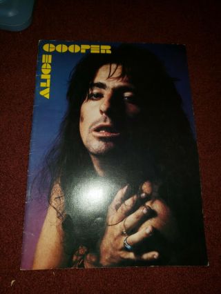 Alice Cooper 1977 Guilty Tour Concert Program Book Booklet / Vg 2 Souvenir Rare