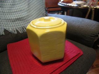 Vintage Shawnee Pottery " U.  S.  A.  " Marked Hexagon Shaped Basketweave Cookie Jar.