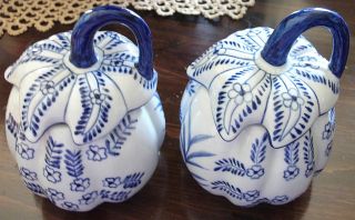 2 @ 5 1/2 " Blue & White Floral Porcelain Gourd Shape Bowls & Stem Handle Lids