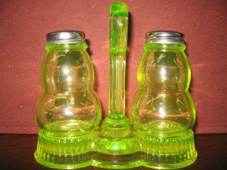 Vaseline Glass Salt And Pepper Shakers Set With Holder Uranium Yellow Castor Art