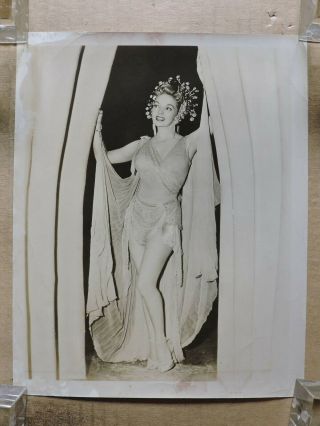 Mari Blanchard Leggy Pinup Portrait Photo 1953 Abbott And Costello Go To Mars