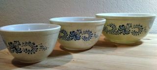 Vintage Pyrex Nesting Mixing Bowls Set Of 3 - 401 402 403 - Brown/blue.