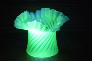 Vintage Fenton Spiral Optic Green Opalescent 4 1.  4 " Tall Uranium Glass Glows