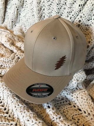 The Grateful Dead And Company Fitted Hat Flexfit Tan L/xl Bolt