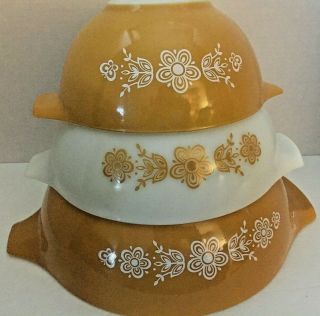 Set Of 3 Vintage Pyrex Butterfly Gold Nesting Spouted Mixing Bowls