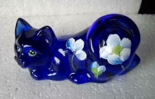 Fenton Glass Playful Crouching Cat Cobalt Blue Twilight Tulips White Floral