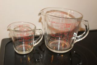 2 Vintage Pyrex Measuring Cups Red Lettering D Handle 4 Cups And 1 Cup