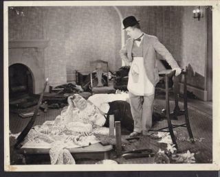 Oliver Hardy And Stan Laurel In Our Wife 1931 Vintage Movie Photo 38390