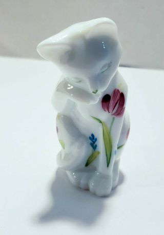 Vintage 4 " Fenton White Glass Grooming Cat Figurine Signed