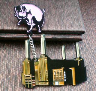 Pink Floyd Animals Power Station / Flying Pig Pin / Badge 03