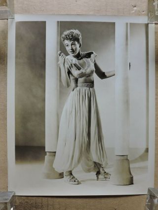 Evelyn Keyes Busty Studio Portrait Photo 1942 A Thousand And One Nights