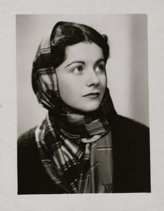 Margaret Lockwood 1936 British Portrait By Sasha.  Young & Pretty