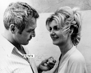 Paul Newman And Joanne Woodward On The Movie Set Of " A Hall Of Mirrors " Photo