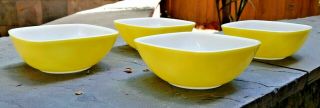Set Of 4 Vintage Pyrex Yellow On White 4 - 3/4 " Berry Bowls -