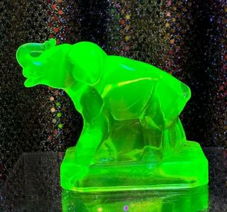 Zack The Elephant Retired Boyds Vaseline Glass Figurine / Paperweight 6