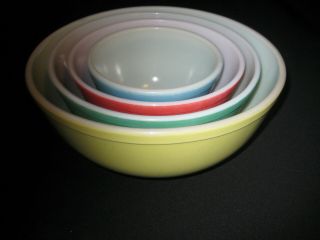 Vintage Pyrex Primary Mixing Bowl Set Of 4