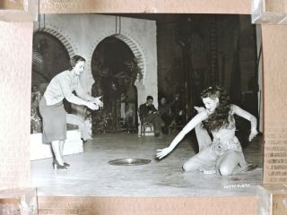Yvonne De Carlo Rehearsing Orig Leggy Candid Harem Girl Photo 1950 Hotel Sahara