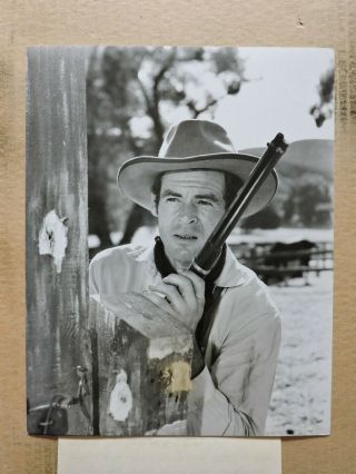 Robert Ryan With A Rifle Western Portrait Photo 1947 Trail Street
