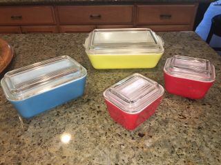 Pyrex Set Of Primary Color Refrigerator Dishes With Lids.