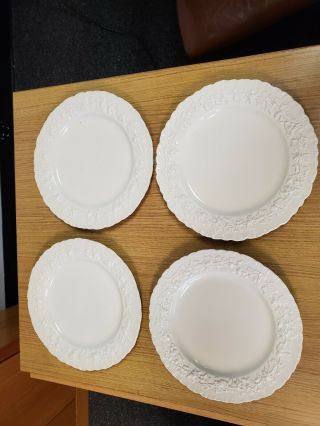 Set Of 4 Wedgewood Queensware Cream On Cream Shell Edge Salad Plates
