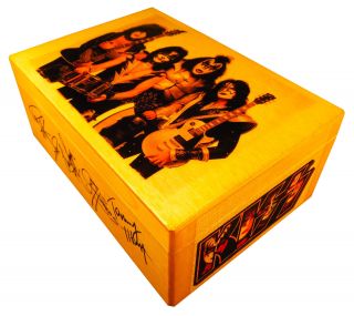KISS Gene Simmons Paul Stanley figure logo BOX sign,  poster guitar rare cd vinyl 3