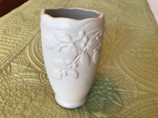 1937 Brush Pottery Co.  (mccoy Kin) Matte White Vase Leaves With Berries Mark 523