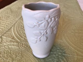 1937 Brush Pottery Co.  (McCoy kin) matte white vase leaves with berries mark 523 3