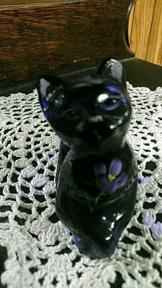 Fenton Dark Violet Purple Perky Kitty Cat Hp Lavendar & Blue Flowers 5318 Qc