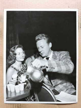 Donna Reed With Van Johnson Candid Photo By Lee Weber 1946