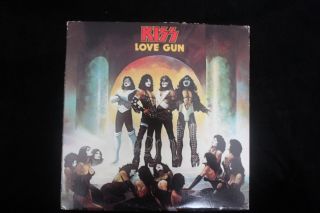 Kiss " Love Gun " Vinyl Lp 1977 Casablanca W/kiss Inner Lp Sleeve & Fan Club Sheet