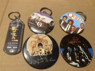 Queen A Day At The Races Old Badge,  3 Keyrings