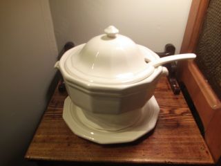 Pfaltzgraff White Heritage Large Soup Tureen With Lid,  Ladle,  And Under Plate O