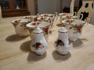 1962 Royal Albert Old Country Roses Bone China Tea Cups And Salt And Pepper Set.